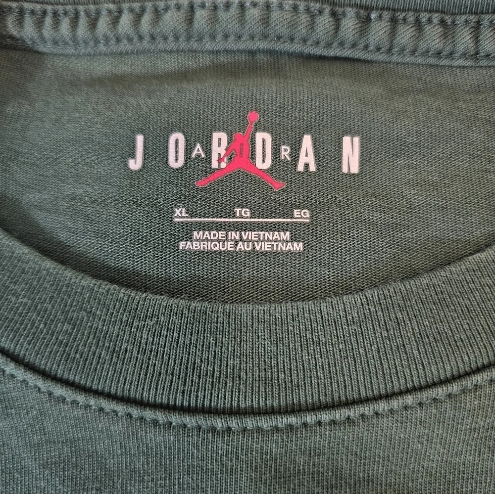 Jordan Shirt XL Dark Green Crew Neck